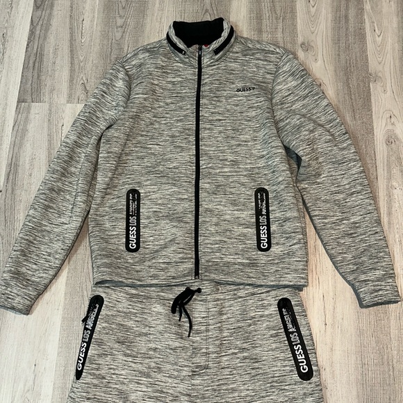 Men Guess Sweatsuit - Picture 2 of 8